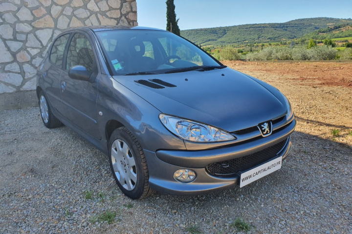 PEUGEOT 206