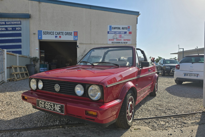 VOLKSWAGEN GOLF CABRIOLET